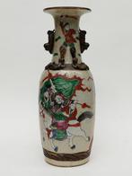 Beau vase Nankin chinois en céramique - Cavaliers - c. 1900, Antiquités & Art, Enlèvement ou Envoi