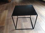 A vendre, petite table d'appoint en fer, couleur noire, Enlèvement ou Envoi, Jusqu'à deux personnes, Moins de 50 cm, Métal