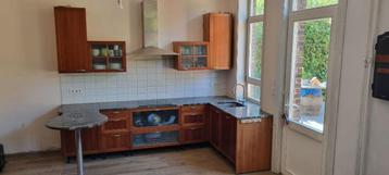 Cuisine équipée + électros, 305 x 172 + colonne + granit beschikbaar voor biedingen