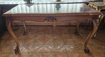 Antieke salontafel Louis XV beschikbaar voor biedingen