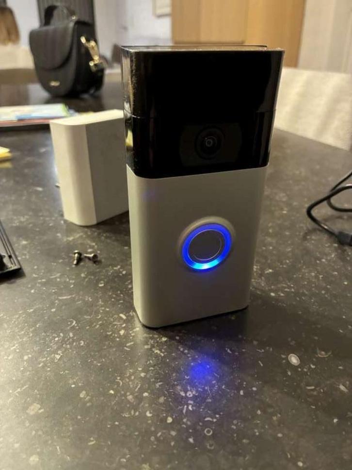 Ring batterij Video Deurbel Zilver met chime., Huis en Inrichting, Deurbellen, Zo goed als nieuw, Draadloos, Bewegingsdetectiesensor