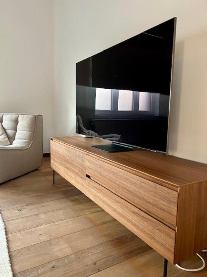 Kwalitatief TV meubel in walnoot (Juntoo), Huis en Inrichting, Kasten |Televisiemeubels, Gebruikt, Minder dan 100 cm, 150 tot 200 cm
