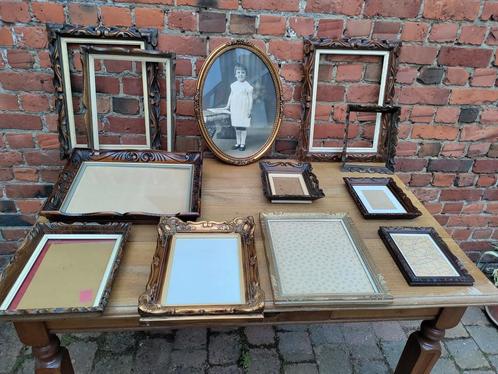 Antieke fotokader met houten gesculpteerde omlijsting = 5 EU, Antiek en Kunst, Antiek | Woonaccessoires, Ophalen of Verzenden