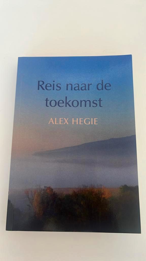 Alex Hegie - Reis naar de toekomst, Boeken, Esoterie en Spiritualiteit, Zo goed als nieuw, Ophalen of Verzenden