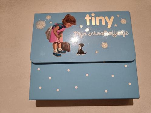 Tiny - mijn schoolkoffertje + extra verhalenbundel, Boeken, Kinderboeken | Jeugd | onder 10 jaar, Zo goed als nieuw, Ophalen of Verzenden