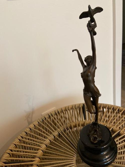 Sierlijk, authentiek bronzen beeldje gesigneerd Aldo Vitaleh, Antiek en Kunst, Antiek | Brons en Koper, Brons, Ophalen of Verzenden
