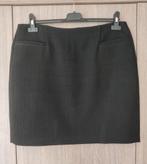 Mooie zwarte minirok met textuur in de stof, maat 42, Kleding | Dames, Rokken, Zwart, Maat 42/44 (L), Nieuw, Ophalen of Verzenden