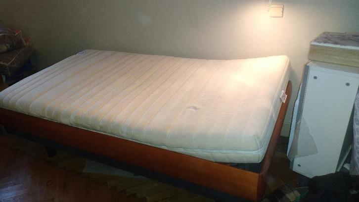 Zorgbed elektrisch verstelbaar, Huis en Inrichting, Slaapkamer | Bedden, Gebruikt, Eenpersoons, 100 cm, 200 cm, Hout, Bruin, Verstelbaar