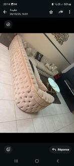 Salon d'angle, Enlèvement