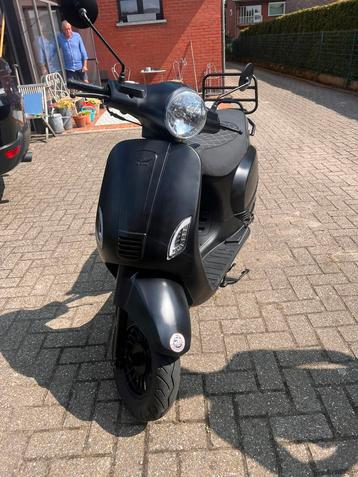 Scooter djjd te koop beschikbaar voor biedingen