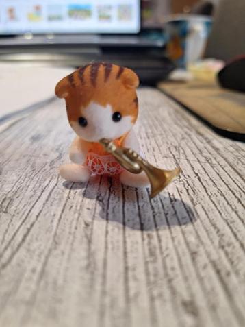 Sylvanian Families - Maple Cat Trumpet Baby beschikbaar voor biedingen