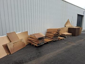 Gratis hout    - Walenstraat Hasselt beschikbaar voor biedingen