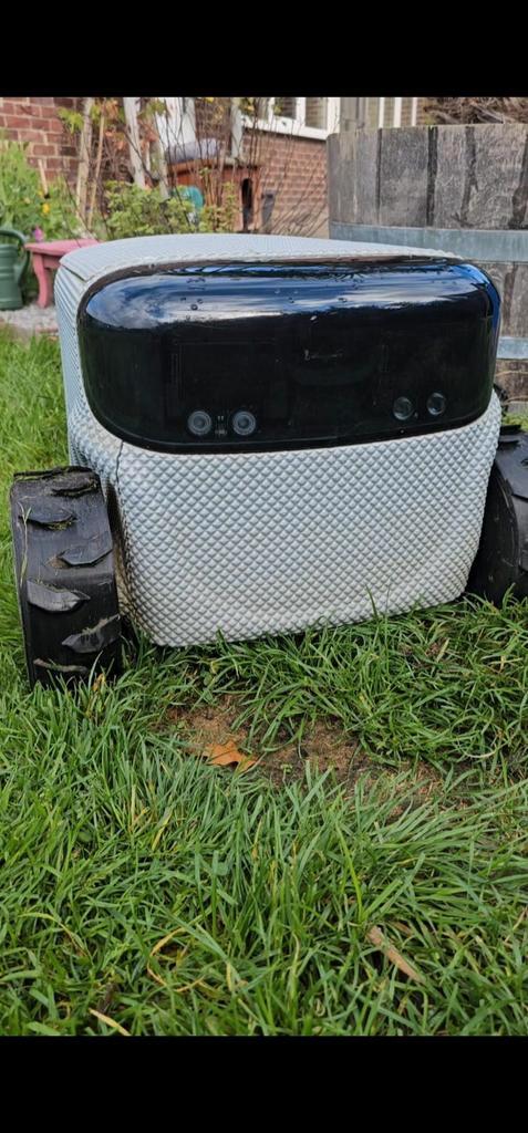 Willow Pro 4000m2, Tuin en Terras, Robotmaaiers, Zo goed als nieuw, Ophalen of Verzenden