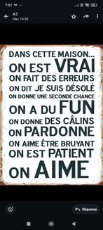 plaque murale dans cette maison en bois d albesia 40x30 cm, Antiquités & Art, Curiosités & Brocante, Enlèvement ou Envoi