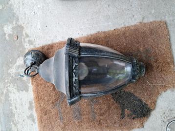 Retro wandlantaarn beschikbaar voor biedingen