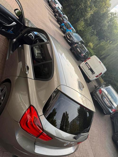 Bmw serie 116d ch M Sport A, Auto's, BMW, 1 Reeks, Lederen bekleding, Diesel, Euro 6, Automaat, Zwart, Grijs, Leder, Ophalen