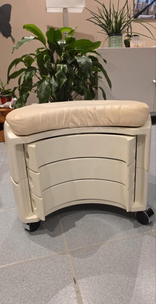 Très beauté siège avec tiroirs pivotants années 70 space age, Antiquités & Art, Antiquités | Meubles | Chaises & Canapés, Enlèvement