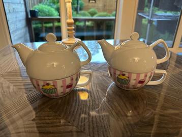 Set van 2 theetassen en theepotjes met Cupcake Design beschikbaar voor biedingen