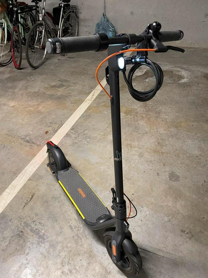 Step ninebot F2, Fietsen en Brommers, Steps, Zo goed als nieuw, Elektrische step (E-scooter), Ophalen