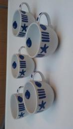 5 koffie tassen kleur wit met blauw 1 euro per stuk, Maison & Meubles, Cuisine | Vaisselle, Comme neuf, Enlèvement