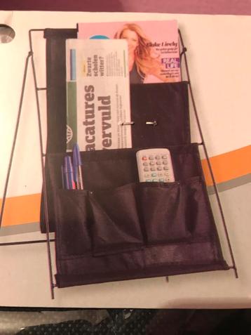 Tijdschrifthouder/ krantenhouder beschikbaar voor biedingen