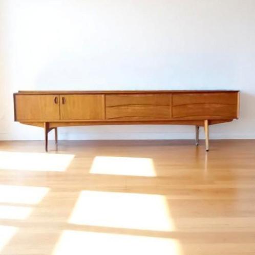 Dressoir Lowboard Vintage Oswald Vermaercke V-vorm, Huis en Inrichting, Woonaccessoires | Overige, Zo goed als nieuw, Ophalen