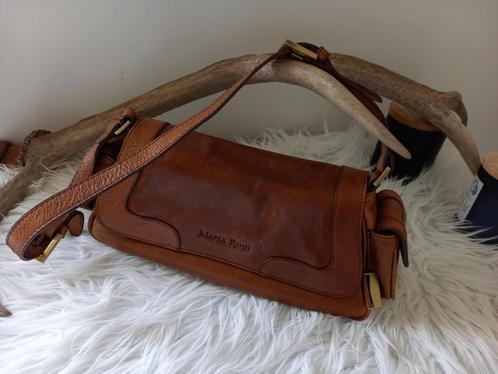 Lederen schoudertas handtas congnac kleur Marta Ponti, Handtassen en Accessoires, Tassen | Damestassen, Gebruikt, Schoudertasje