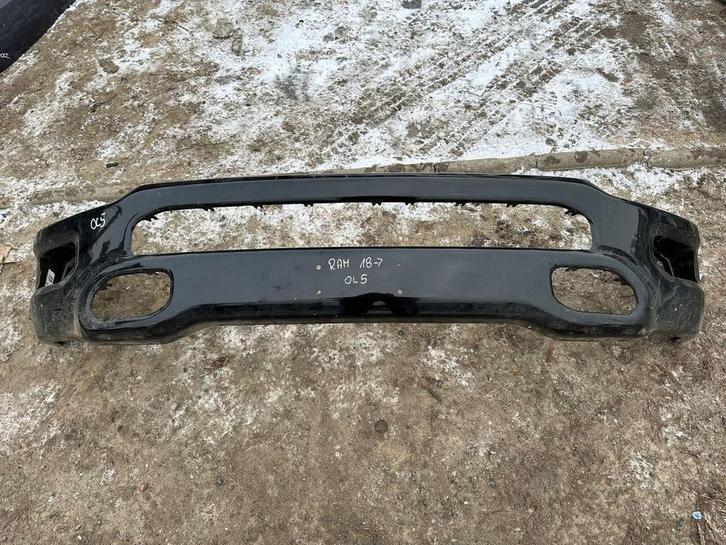 Dodge Ram V 18- voorbumper, Auto-onderdelen, Carrosserie, Bumper, Dodge, Voor, Gebruikt, Ophalen of Verzenden