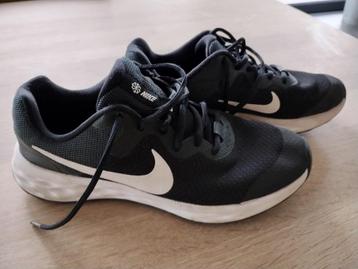 Nike loopschoenen maat 38.5 zgan beschikbaar voor biedingen