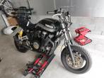 Av een complete garage heeft een motorfiets met tweepersoons, Motoren, Particulier