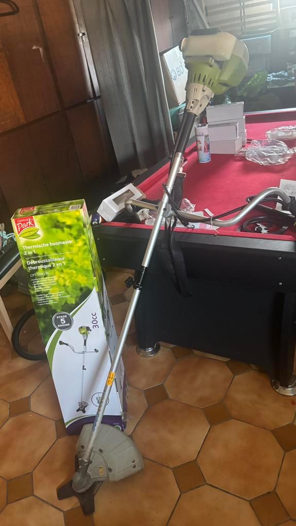 Débroussailleuse Thermique, Jardin & Terrasse, Débroussailleuses, Comme neuf, Enlèvement