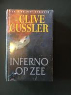 Inferno op Zee - Clive Cussler, Boeken, Clive Cussler, Ophalen of Verzenden, Zo goed als nieuw