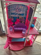Barbie poppenhuisje met meubeltjes., Kinderen en Baby's, Speelgoed | Poppenhuizen, Ophalen, Zo goed als nieuw