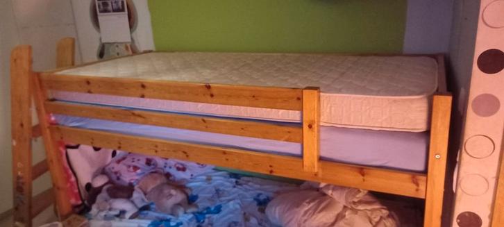 Hoogslaper inclusief lattenbodem en matras, Kinderen en Baby's, Kinderkamer | Stapelbedden en Hoogslapers, Hoogslaper, Ophalen