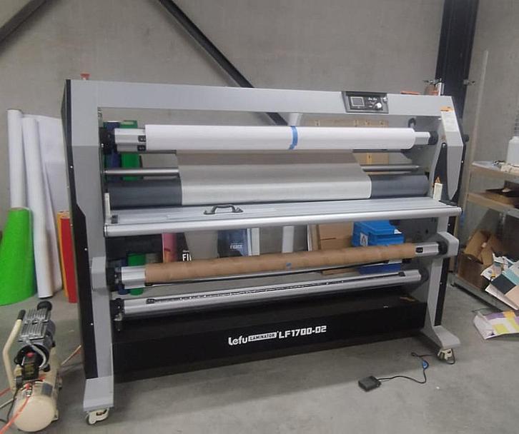 A VENDRE LAMINATEUR PROFESSIONNEL comme neuf, Zakelijke goederen, Machines en Bouw | Industrie en Techniek, Ophalen of Verzenden