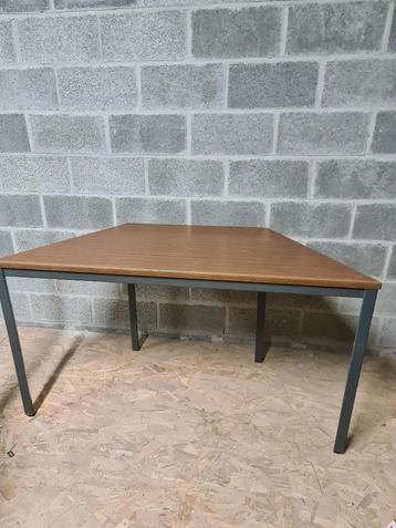 Lot 15 tables démontables  beschikbaar voor biedingen