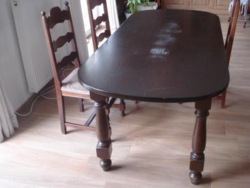 Eikenhouten tafel