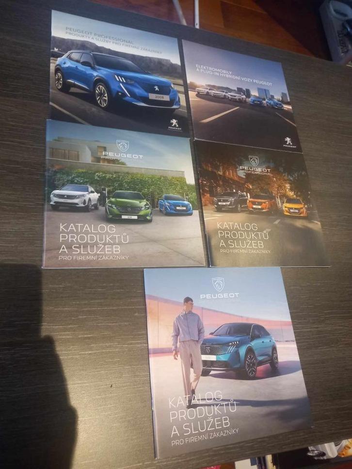 Peugeot 5 folders 2020-2024 Tsjechië, Boeken, Auto's | Folders en Tijdschriften, Gelezen, Peugeot, Ophalen of Verzenden