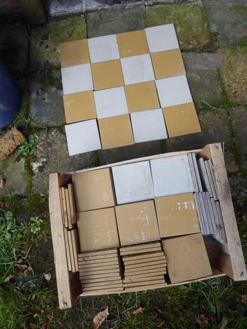 Winckelmans tegeltjes 10x10 cm geel en wit beschikbaar voor biedingen