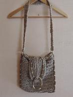 Sac en paille gris perle, bandoulière, boucle métal genre fe, Comme neuf, Enlèvement ou Envoi, Gris