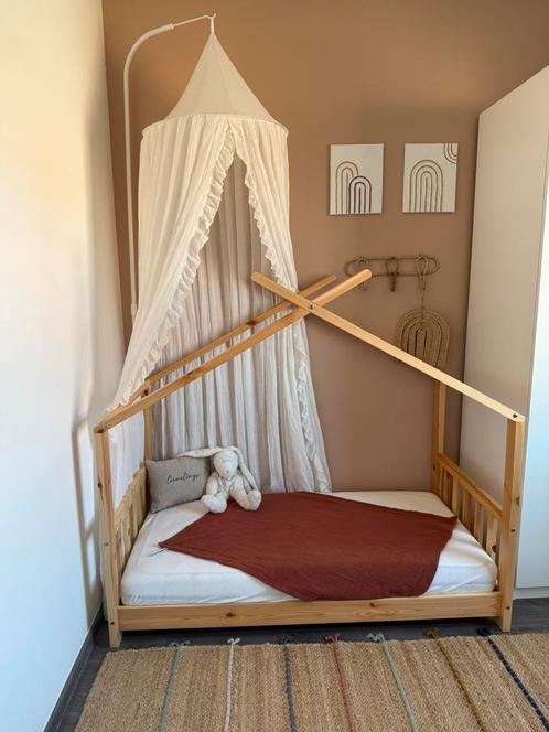 Bedhuisje 70x140, Kinderen en Baby's, Kinderkamer | Bedden, Zo goed als nieuw, Matras, Ophalen