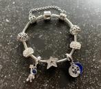 Superbe bracelet en forme de lune et d'étoile, NOUVEAU, Enlèvement ou Envoi, Neuf, Avec bracelets à breloques ou perles