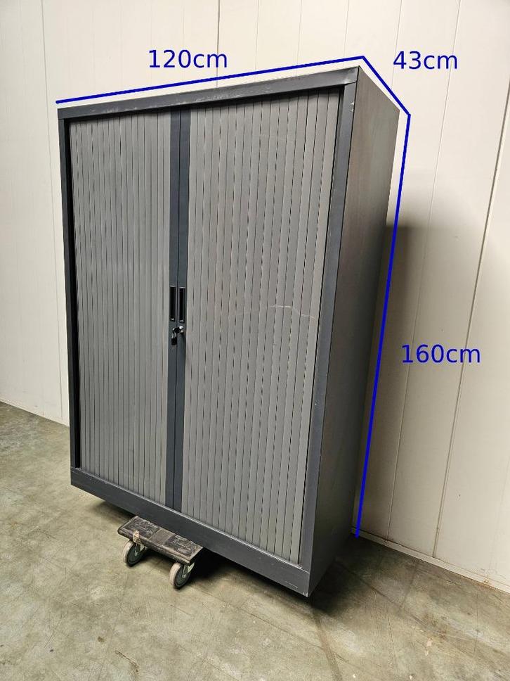 Grijze lage kast met gordijnen, archiefkantoor - 3 planken, Zakelijke goederen, Kantoor en Winkelinrichting | Kantoormeubilair en Inrichting