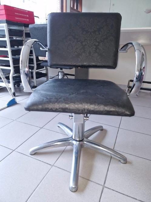Matériel pour un salon de coiffure., Diensten en Vakmensen, Haarkappers