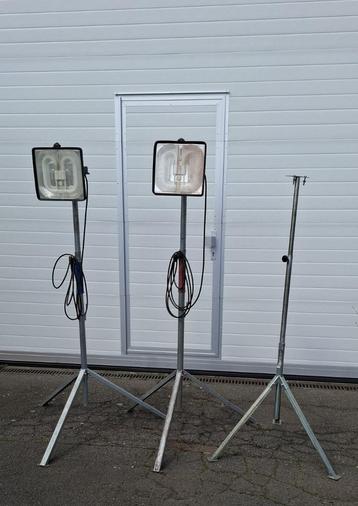 3 staanders met 3 lichten beschikbaar voor biedingen