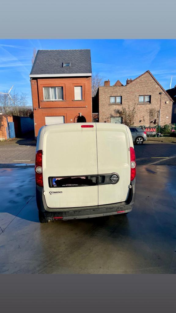 Opel combo à vendre, Autos, Opel, Combo Tour, Airbags, Air conditionné, Bluetooth, Verrouillage central, Vitres électriques, Verrouillage centralisé sans clé