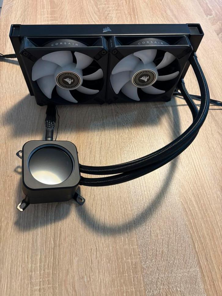 Corsair ICue H100i Elite LCD, Computers en Software, Computerkoelers, Zo goed als nieuw, Waterkoeling, Ophalen of Verzenden
