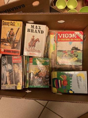 Doos met oude boeken voor 5 euro beschikbaar voor biedingen