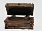 Mooie oude houten doosje met ijzeren beslag, Ophalen