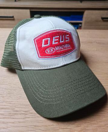DEUS EX MACHINA pet  beschikbaar voor biedingen